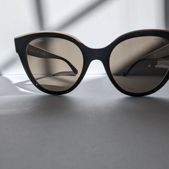 Authentic Chanel Butterfly Sunglasses 5414 C534/3  Black & Beige - Picture 9 of 12